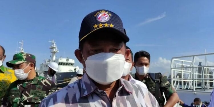 MeMenteri Dalam Negeri Tito Karnavian memberikan keterangan kepada awak media usai kunjungannya ke Pulau Karang Singa Kepulauan Riau, Kamis (13/1/2022). (MASAPNEWS/ANT)nteri Dalam Negeri Tito Karnavian memberikan keterangan kepada awak media usai kunjungannya ke Pulau Karang Singa Kepulauan Riau, Kamis (13/1/2022). (MASAPNEWS/ANT)