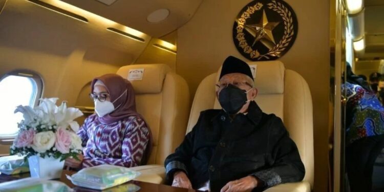 Wakil Presiden, Ma'ruf Amin dan istrinya, Wury Estu Handayani, melakukan kunjungan kerja ke Provinsi Jawa Timur, Kamis (13/1/2022). (MASAPNEWS/ANT/HO-Sekretariat Wakil Presiden)