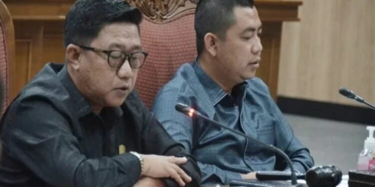Anggota Bapemperda DPRD Kotawaringin Timur, Muhammad Kurniawan Anwar (kanan) . ​​​​​​​(MASAPNEWS/ANT/HO-DPRD Kotim)