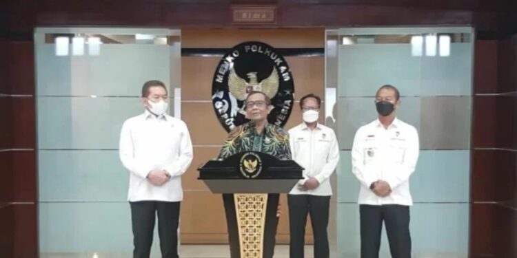 Tangkapan layar Menko Polhukam Mahfud MD yang didampingi Jaksa Agung ST Burhanuddin saat memberikan keterangan pers, di Kantor Kemenko Polhukam, Jakarta, Kamis (13/1/2021). (MASAPNEWS/ANT)