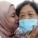 Rohana Abdullah (kiri) bersama ibu angkatnya, Chee Hoi Lan. (MASAPNEWS/ANT)