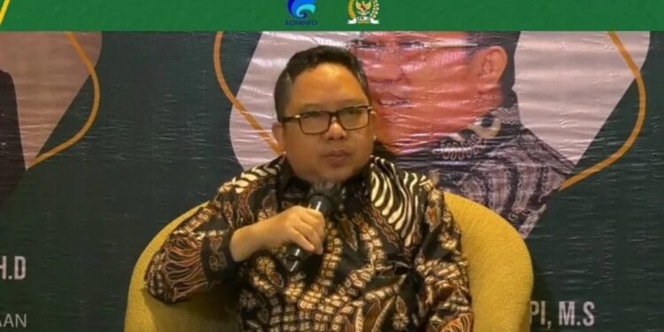 Tangkapan layar anggota Komisi I DPR RI Syaifullah Tamliha saat menjadi narasumber dalam webinar bertajuk "Pancasila, Generasi Millenial, dan Wawasan Kebangsaan dalam Transformasi Digital" yang disiarkan langsung di kanal YouTube Ditjen IKP Kominfo, dipantau dari Jakarta, Senin (24/1/2022). (MASAPNEWS/ANT)