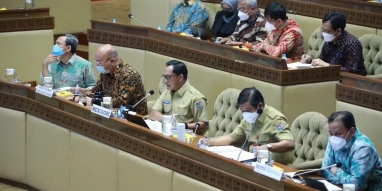 Suasana rapat kerja (raker) dan rapat dengar pendapat (RDP) dengan agenda penetapan jadwal Pemilu 2024 di Gedung DPR RI, Senin (24/1/2022). (MASAPNEWS/ANT/HO-Kemendagri)