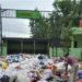 Tumpukan sampah meluber ke depan Depo Sampah Mini Sehati 03 di Jalan Antang Barat, Selasa (11/1/2022) sore. (ANT)