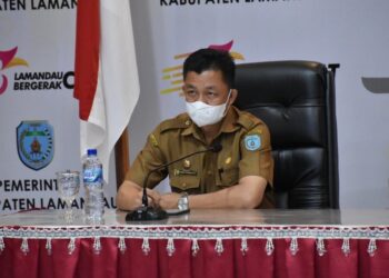 Wakil Bupati Lamandau Riko Porwanto saat menghadiri serah terima jabatan eselon II lingkup Pamkab Lamandau, Senin (5/1/2022). (IST)