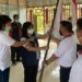 Wabup yang juga Ketua PMI Gumas Efrensia L.P Umbing mengukuhkan Relawan PMI Manuhing Raya, di kecamatan setempat, Kamis (20/1/2022) lalu. (IST)