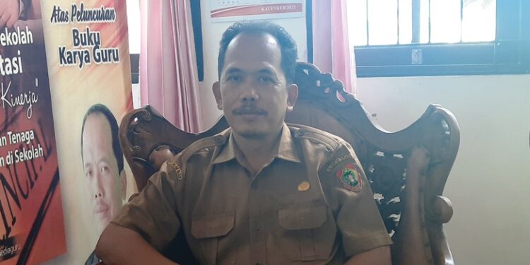 Kepala SMAN 1 Sepang, Suyono. (MASAPNEWS/GCM)