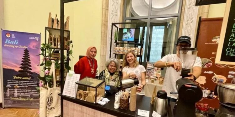 Kedutaan Besar RI di Warsawa mengadakan kegiatan Warsaw Coffee Festival untuk lebih mendorong promosi kopi Indonesia di Polandia, pada Sabtu (12/2/2022). (MASAPNEWS/ANT/HO-KBRI Warsawa)