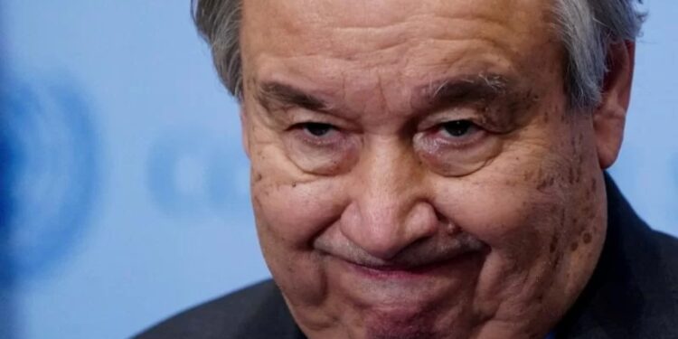 Sekjen PBB Antonio Guterres memberikan keterangan media setelah rapat Dewan Keamanan PBB membahas krisis yang terjadi antara Ukraina dengan Rusia, di Kota New York, Amerika Serikat, Rabu (23/2/2022). (MASAPNEWS/ANT/REUTERS)