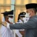 Bupati Gumas Jaya S Monong melantik kades terpilih hasil Pilkades Serentak Gelombang III, di GPU Damang Batu Kuala Kurun, Kamis (10/3/2022). (Foto : Diskominfosantik Gumas)