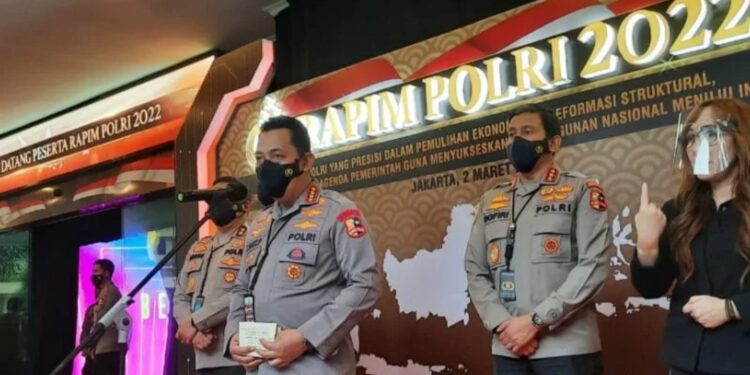 Kapolri Jenderal Pol. Listyo Sigit Prabowo memberikan keterangan pers dalam kegiatan Rapim Polri 2022 di Aula PTIK, Jakarta, Rabu (2/3/2022). (MASAPNEWS/ANT)