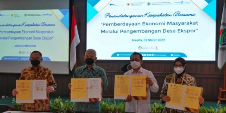 Penandatanganan Kesepakatan Bersama tentang Pemberdayaan Ekonomi Masyarakat melalui Pengembangan Desa Ekspor yang dilakukan oleh Kementerian Desa, Pembangunan Daerah Tertinggal dan Transmigrasi (Kemendes PDTT) dengan PT Astra International Tbk. dan Lembaga Pembiayaan Ekspor Indonesia (LPEI) di Jakarta, Rabu (2/3/2022). (MASAPNEWS/ANT/HO-Kemenko Perekonomian)