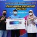 Penyerahan simbolis sertifikat Vaksinasi di Sentra Vaksinasi Booster Lazada Untuk Pahlawan Ekonomi Digital. (MASAPNEWS/ANT/HO/Lazada Indonesia)
