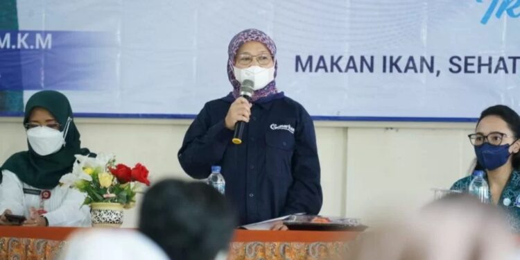 Direktur Jenderal Penguatan Daya Saing Produk Kelautan dan Perikanan (PDSPKP), Artati Widiarti (tengah). (MASAPNEWS/ANT/HO-KKP)