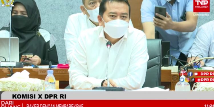 Tangkapan layar Ketua Komisi X DPR Saiful Huda dalam rapat bersama Kementerian Pariwisata dan Ekonomi Kreatif di Jakarta, Rabu (16/3/2022). (MASAPNEWS/ANT)