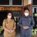 Wakil Bupati Gumas Efrensia L.P Umbing dan Ketua Komisi III DPRD Kalteng Duwel Rawing berfoto bersama usai Musrenbang RKPD kabupaten, di Kuala Kurun, Selasa (22/3/2022). (ANT)