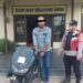 Pelaku Dede Priyanto (26) saat ditahan Polsek Manuhing yang diduga melakukan penggelapan sepeda motor jenis Yamaha NMX. (Foto : Polres Gumas)