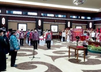Gubernur Kalteng Sugianto Sabran melantik Pejabat Pimpinan Tinggi Pratama dan Pejabat Administrator lingkup pemprov, Palangka Raya, Rabu, (13/4/2022). (ANT)