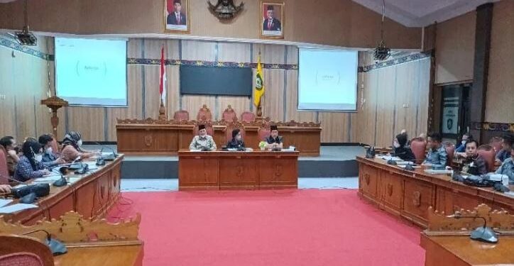 Rapat internal DPRD Kabupaten Kotawaringin Timur membahas Laporan Keterangan Pertanggungjawaban (LKPJ) Bupati Kotawaringin Timur tahun 2021, Senin (11/4/2022) lalu. (ANT)