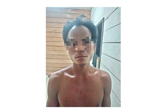 AR (28), pria asal Kecamatan Rungan yang diduga menyetubuhi anak di bawah umur diamankan polisi. (Foto : Polres Gumas)