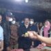 Menteri Pertanian H Syahrul Yasin Limpo dan rombongan meninjau ketersediaan bahan pangan di pasar tradisional, Pasar Terong di Makassar, Sabtu (2/4/2022). (MASAPNEWS/ANT)