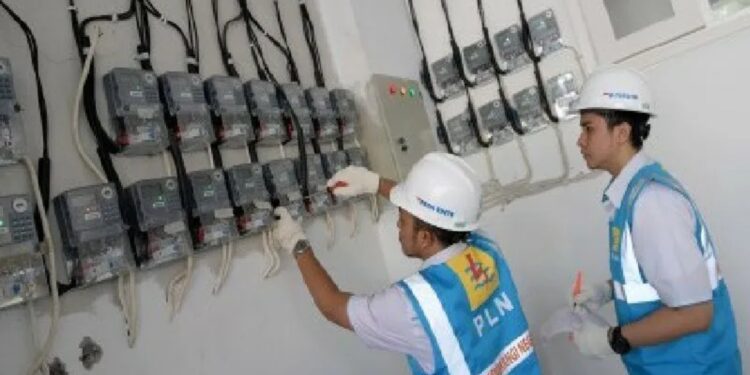 Ilustrasi: PT PLN (Persero) kembali menggelar promo diskon tambah daya listrik bagi rumah ibadah melalui Program Ramadhan Berkah yang memberikan kesempatan pelanggan menaikkan daya hingga 11.000 Volt Ampere (VA) dengan biaya Rp150 ribu. (MASAPNEWS/ANT/HO-PLN)