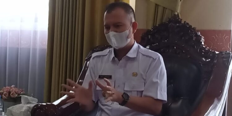 Bupati Gumas Jaya Samaya Monong.