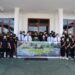 Wakil Bupati Gumas Efrensia LP Umbing bersama sejumlah pejabat dan kontingen FBIM kabupaten. (Foto : Diskominfosantik Kabupaten Gumas)