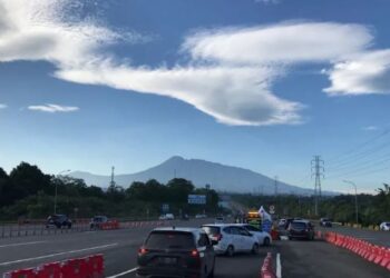 Suasana arus lalu lintas di jalan tol. (ANT/IST)