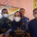 Ketua DPW Partai NasDem Provinsi Kalteng Faridawati Darlan Atjeh didampingi Ketua DPD Partai NasDem Kabupaten Gumas Evandi (kanan) dan lainnya memberi keterangan kepada awak media, usai membuka rakorda di Kuala Kurun, Jumat (6/5/2022). (MASAPNEWS/GCM)