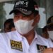 Ketua MPR apresiasi pengabdian BIN jaga kedaulatan bangsa MASAPNEWS - Ketua MPR RI Bambang Soesatyo mengapresiasi pengabdian Badan Intelijen Negara (BIN) yang berusia 76 tahun dalam menjaga kedaulatan bangsa melalui tugas dan fungsinya di bidang intelijen, seperti menyajikan informasi dan analisis untuk keperluan operasi militer negara, rencana kontinjensi, serta kebijakan pertahanan negara. "Selain itu mendeteksi secara dini berbagai bentuk ancaman potensial dan faktual yang dapat mengganggu kedaulatan Indonesia, BIN di bawah kepemimpinan Jenderal (purn) Budi Gunawan juga menjadi bagian dari kekuatan Indonesia dalam mempercepat vaksinasi COVID-19 ke berbagai lapisan kalangan masyarakat," kata Bambang Soesatyo atau Bamsoet dalam keterangannya di Jakarta, Senin. Dia mengatakan kinerja BIN dalam menghadapi pandemi COVID-19 bergerak cepat menyiapkan mobile lab, intelijen medik, rapid test, desinfektan, hingga menyumbang pusat-pusat kesehatan rujukan, terutama di daerah yang menjadi episentrum penyebaran COVID-19. Menurut dia, Kepala BIN juga berperan besar dalam menciptakan stabilitas politik Indonesia sehingga lima tahun ini terasa sejuk dan hangat. "Suhu dan tensi politik tidak pernah sampai panas, sehingga tidak mengganggu situasi kondusif pembangunan Indonesia. Tidak heran jika berbagai agenda besar bangsa, seperti pembangunan Ibu Kota Negara (IKN) Nusantara di Kalimantan Timur, bisa berjalan dengan lancar," ujarnya. Bamsoet menilai BIN harus bekerja ekstrakeras terkait kondisi terkini seperti pasca-pandemi COVID-19, perkembangan geopolitik dunia akibat perang Rusia-Ukraina, dan berbagai kondisi tatanan dunia yang semakin berkembang pesat akibat kemajuan teknologi informasi. Menurut dia, ancaman terbesar bangsa Indonesia juga terdapat di spionase, subversi dan sabotase yang ditengarai terjadi karena intervensi asing, selain ancaman terorisme, radikalisme, konflik perbatasan, separatisme, maupun konflik horisontal, vertikal, dan diagonal "Karena itu Sumber Daya Manusia (SDM) intelijen harus kuat, dengan mengedepankan asas profesional, kerahasiaan, kompartementasi, koordinatif, dan integratif," ujarnya. Bamsoet mengatakan Indonesia masih tetap tegak berdiri hingga saat ini karena peran para intelijen Indonesia yang telah menjalankan tugas dan fungsinya dengan sangat baik karena SDM Indonesia di dunia intelijen bukan orang sembarangan. Karena itu dia mengapresiasi kinerja BIN pada usia ke-76 tahun (7 Mei 1946 - 7 Mei 2022), para taruna-taruni dan para perwira intelijen yang telah memilih jalan sunyi menjalankan tugas negara. "Jalan sunyi tersebut, seorang intelijen jika berhasil tidak dipuji, jika gagal dicaci maki. Jika hilang tidak akan dicari, jika mati tidak ada yang mengakui," katanya. (ANT/MN-2)