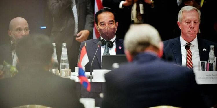 Presiden Joko Widodo dan sejumlah pemimpin negara ASEAN bertemu dengan para pengusaha Amerika Serikat (AS) di Intercontinental the Willard Hotel, Washington DC, Kamis (12/5/2022). (MASAPNEWS/ANT/HO-Biro Pers Setpres)