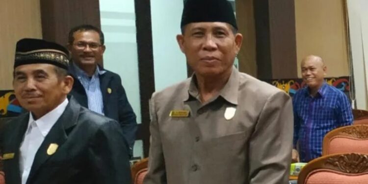 Dokumentasi - Anggota DPRD Kabupaten Kotawaringin Timur Bunyamin (kanan). (MASAPNEWS/ANT)