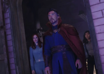 (Kiri- kanan): Rachel McAdams sebagai Dr. Christine Palmer, Benedict Cumberbatch sebagai Dr. Stephen Strange dan Xochitl Gomez sebagai America Chavez dalam "Doctor Strange in the Multiverse of Madness" dari Marvel Studios. (ANT/Marvel Studios).
