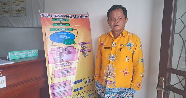 Kepala Distransnakerkop UKM Kabupaten Gumas, Sudin. (MASAPNEWS/GCM)