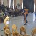 Kapolres Gumas AKBP Irwansah dan lainnya menyaksikan penampilan salah satu peserta lomba S3BAN di Aula Patria Tama, Kamis (23/6/2022). (MASAPNEWS/GCM)