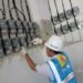 Ilustrasi - Petugas PT PLN (Persero) sedang memasang daya listrik. (MASAPNEWS/ANT/HO-PLN)