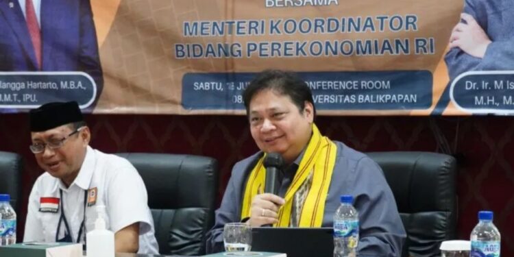 Menteri Koordinator Bidang Perekonomian Airlangga Hartarto dalam sesi Kuliah Umum di Universitas Balikpapan, Balikpapan, Kalimantan Timur, Sabtu (18/6/2022). (MASAPNEWS/ANT/HO-Kemenko Perekonomian)