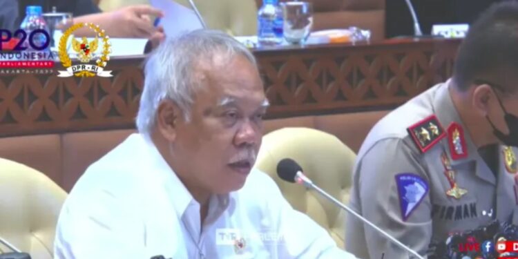 Tangkapan layar Menteri Pekerjaan Umum dan Perumahan Rakyat Basuki Hadimuljono dalam rapat dengan Komisi V DPR mengenai evaluasi pelaksanaan infrastruktur dan transportasi mudik Lebaran 2022 di Jakarta, Senin (20/6/2022). (MASAPNEWS/ANT)