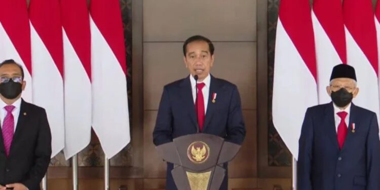Tangkapan layar Presiden Joko Widodo memberikan keterangan pers terkait Kunjungan Kerja ke Luar Negeri di Bandara Soekarno-Hatta, Tangerang, yang disaksikan secara virtual melalui akun YouTube Sekretariat Presiden, Minggu (26/6/2022). (MASAPNEWS/ANT)