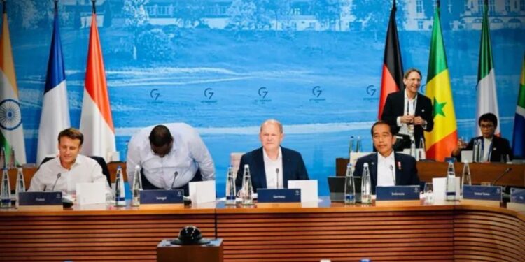 Presiden Joko Widodo dalam sesi kedua KTT G7 di Elmau, Jerman, Senin (27/6/2022) waktu setempat. (MASAPNEWS/ANT/HO-Biro Pers Sekretariat Presiden)