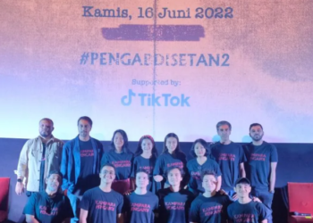 Para pembuat dan pemain film "Pengabdi Setan 2: The Communion" (2022) dalam jumpa pers perilisan trailer "Pengabdi Setan 2: The Communion" di Kuningan, Jakarta Selatan, Kamis (16/6/2022). (ANT)