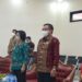 Ketua DPRD Kabupaten Gumas, Akerman Sahidar bersama Wakil Bupati Efrensia L.P. Umbing dan lainnya saat menghadiri pelantikan Wakil Ketua PN Kuala Kurun, di Kuala Kurun, Jumat (1/7/2022). (MASAPNEWS/GCM)