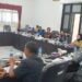Ketua DPRD Kabupaten Gumas, Akerman Sahidar saat memimpin RDP terkait pengembangan Tahura Lapak Jaru, di Kuala Kurun, Jumat (1/7/2022). (MASAPNEWS/GCM)