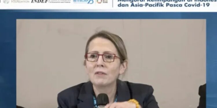 Tangkapan layar UN Resident Coordinator in Indonesia Valerie Julliand dalam diskusi publik yang diselenggarakan INDEF secara hybrid, di Jakarta, Rabu (13/7/2022). (MASAPNEWS/ANT/YouTube INDEF)