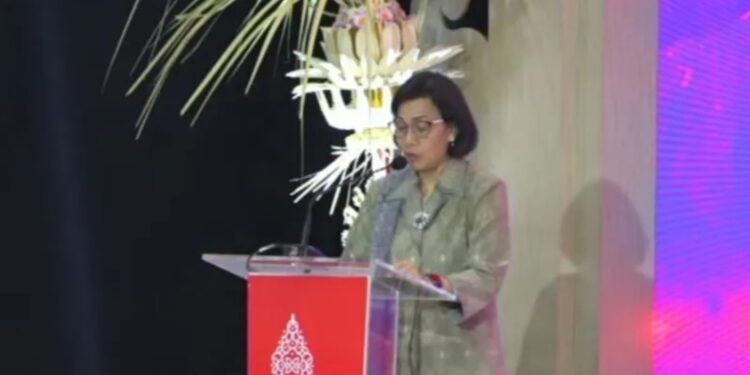 Menteri Keuangan (Menkeu) Sri Mulyani dalam Kegiatan Sampingan G20 Indonesia 2022 yang bertajuk "Sustainable Finance for Climate Transition Roundtable" di Nusa Dua, Badung, Bali (14/07/2022). (MASAPNEWS/ANT)