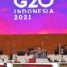 Gubernur Bank Indonesia Perry Warjiyo (tengah) bersama Menteri Keuangan Sri Mulyani Indrawati (kiri) dan Deputi Gubernur Bank Indonesia Dody Budi Waluyo (kanan) menyampaikan sambutan pada pertemuan hari kedua Menteri Keuangan dan Gubernur Bank Sentral (FMCBG) G20 di Nusa Dua, Bali, Sabtu (16/7/2022). Pertemuan pada hari kedua tersebut untuk melanjutkan pembahasan sejumlah agenda terkait ekonomi global dan keuangan. (MASAPNEWS/ANT)
