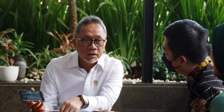 Menteri Perdagangan Zulkifli Hasan saat menerima direksi GoTo yaitu CEO GoTo Andre Soelistyo dan CEO Tokopedia William Tanuwijaya. (MASAPNEWS/ANT/HO-Biro Humas Kemendag)