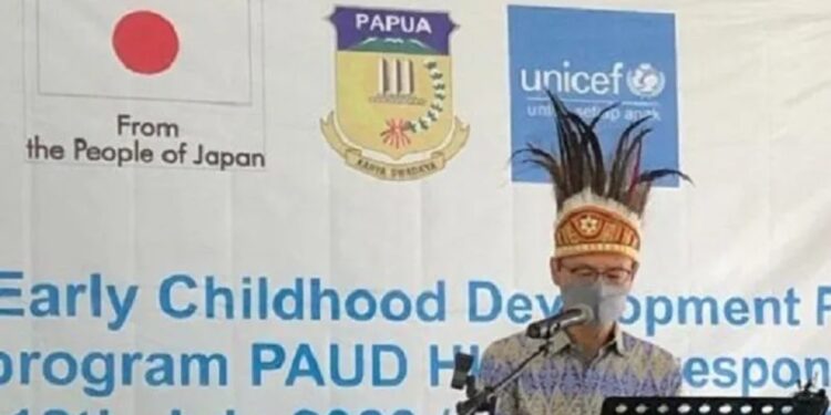 Duta Besar Jepang untuk Indonesia Kenji Kanasugi menyampaikan sambutan pada program pembelajaran dan tumbuh kembang anak usia dini untuk menyediakan layanan pemulihan efek COVID-19 bagi anak-anak usia dini di Indonesia bagian timur. (MASAPNEWS/ANT/HO-Kedubes Jepang di Jakarta)