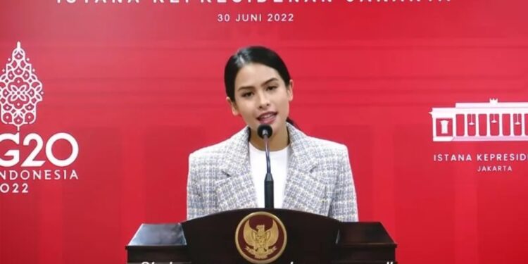 Tangkapan layar - Juru bicara Pemerintah untuk Presidensi G20 Indonesia Maudy Ayunda memberikan keterangan pers secara daring dari Kantor Presiden, Jakarta, Kamis (30/6/2022). (MASAPNEWS/ANT)